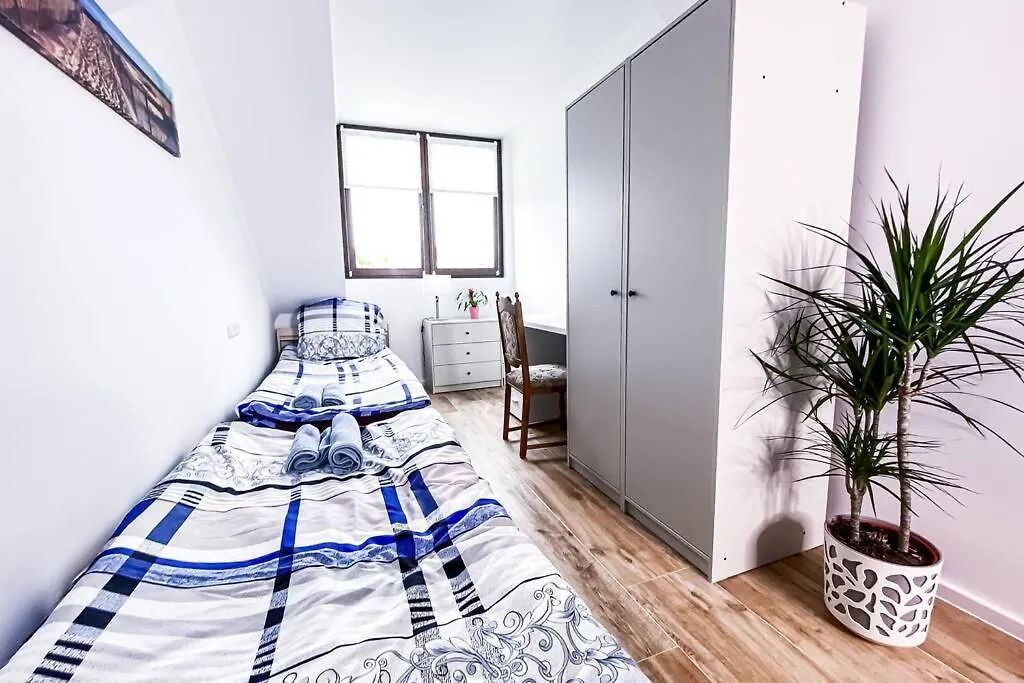 Modern Sanierte Wohnung Mit 5 Einzelbetten In Leipzig-Plagwitz Germany