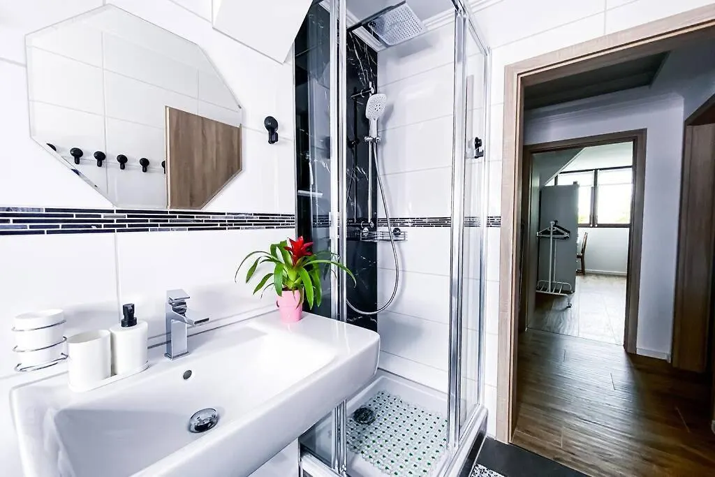 Apartment Modern sanierte Wohnung mit 5 Einzelbetten in Leipzig-Plagwitz